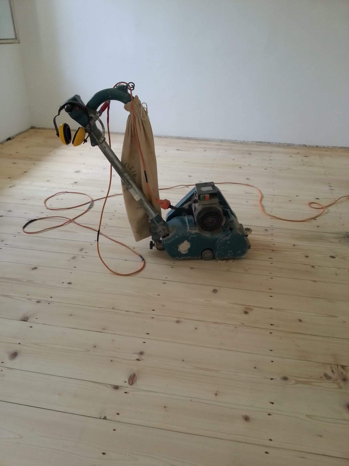 Parquet floor refinishing